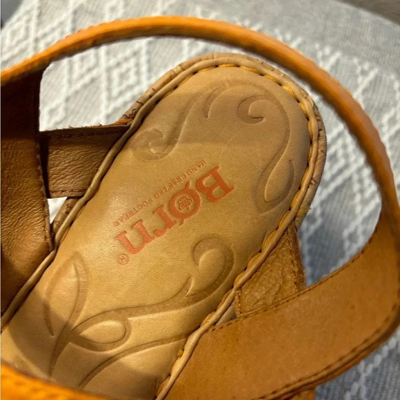 Born Women’s Size 9M Du Jour Heel Light Pale Orange Leather Ankle Strap
Buckle - Picture 6 of 11